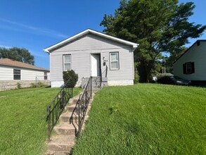 Building Photo - 802 N 71st St