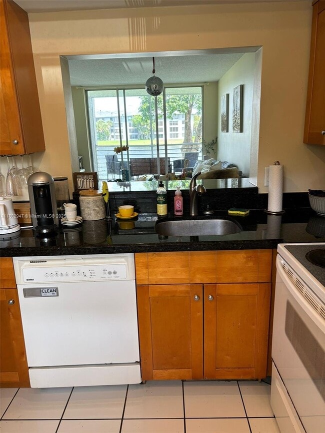 Building Photo - 9430 Poinciana Pl