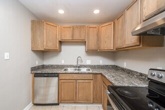 Building Photo - 6111 Fondren Rd