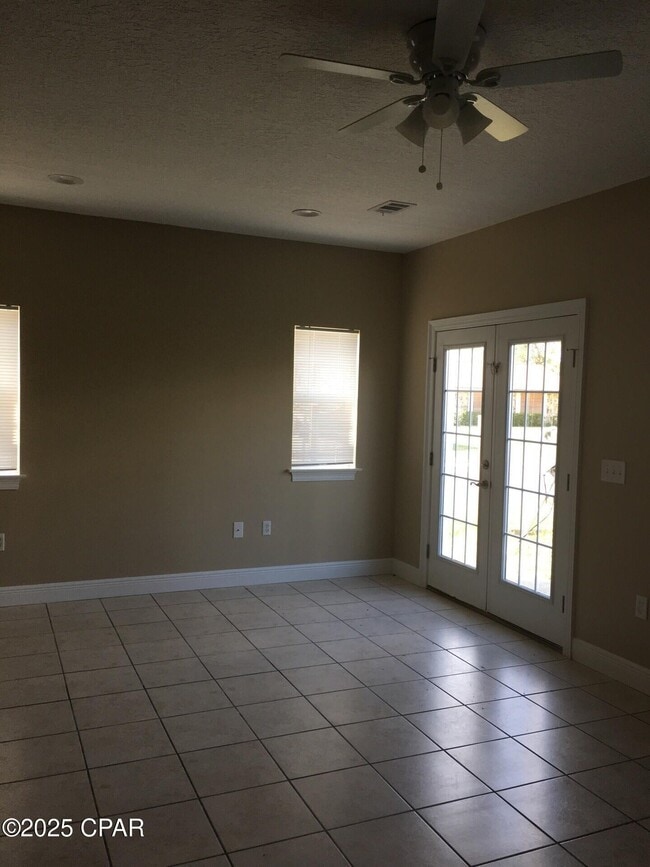 Foto del edificio - 403 Judy Pl