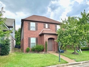 Building Photo - 7554 Glen Laurel Way