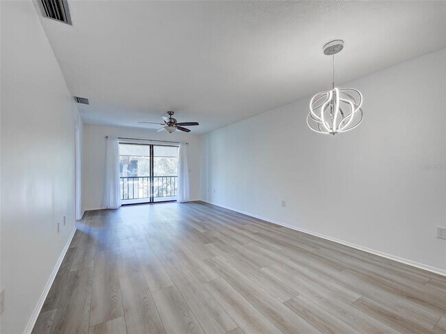 Foto del edificio - 7237 Cloister Dr