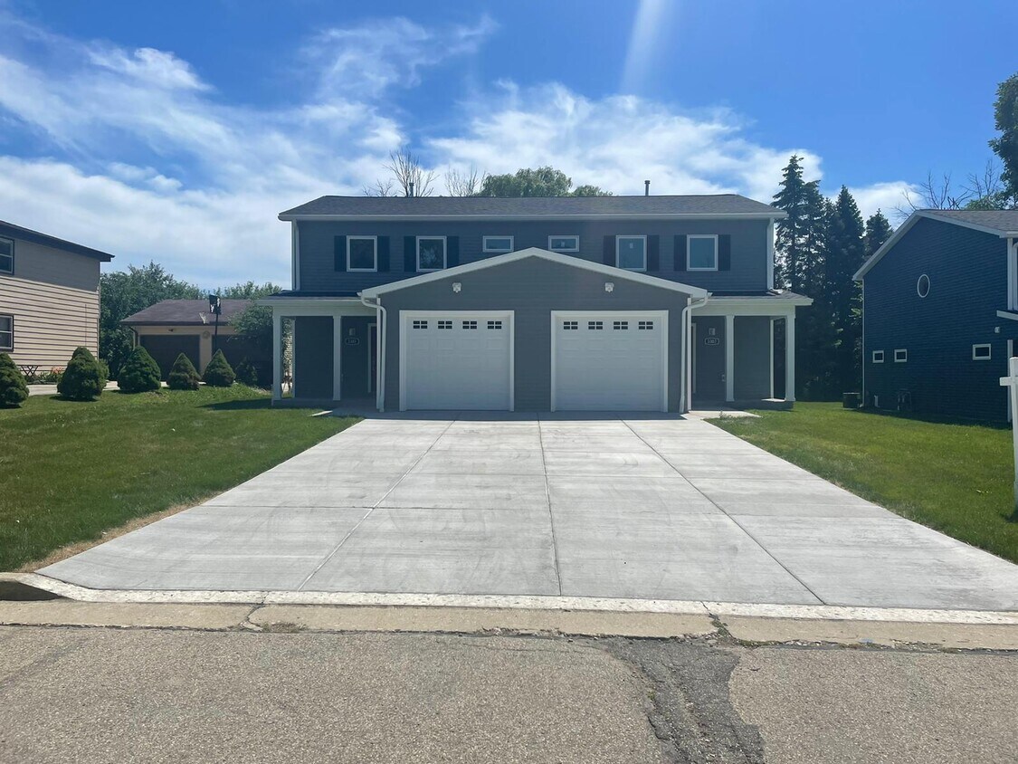 Foto principal - 3301 W Alvina Ave