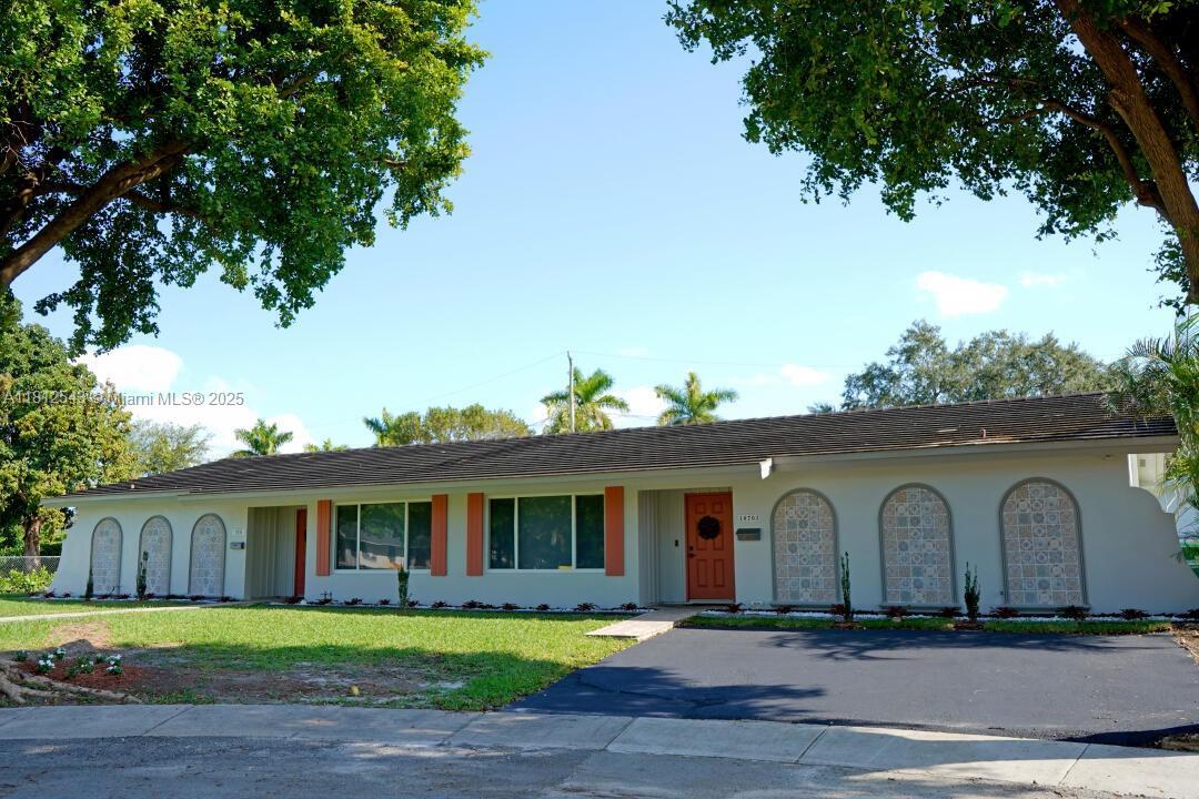 Primary Photo - 10701 SW 77th Ct