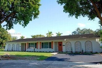 Building Photo - 10701 SW 77th Ct