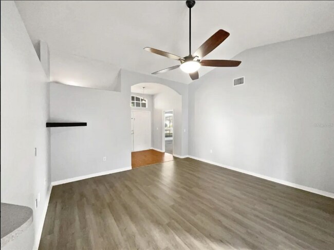 Foto del edificio - 7010 Summit Cir