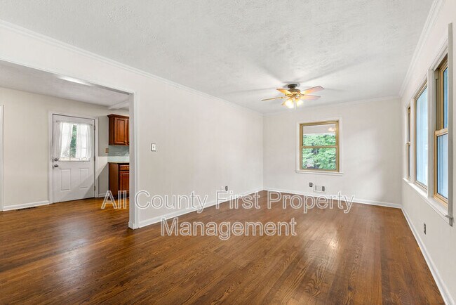 Foto del edificio - 2461 Fontaine Cir