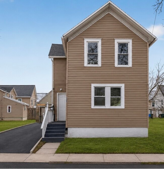 Building Photo - 127 Conkey Ave
