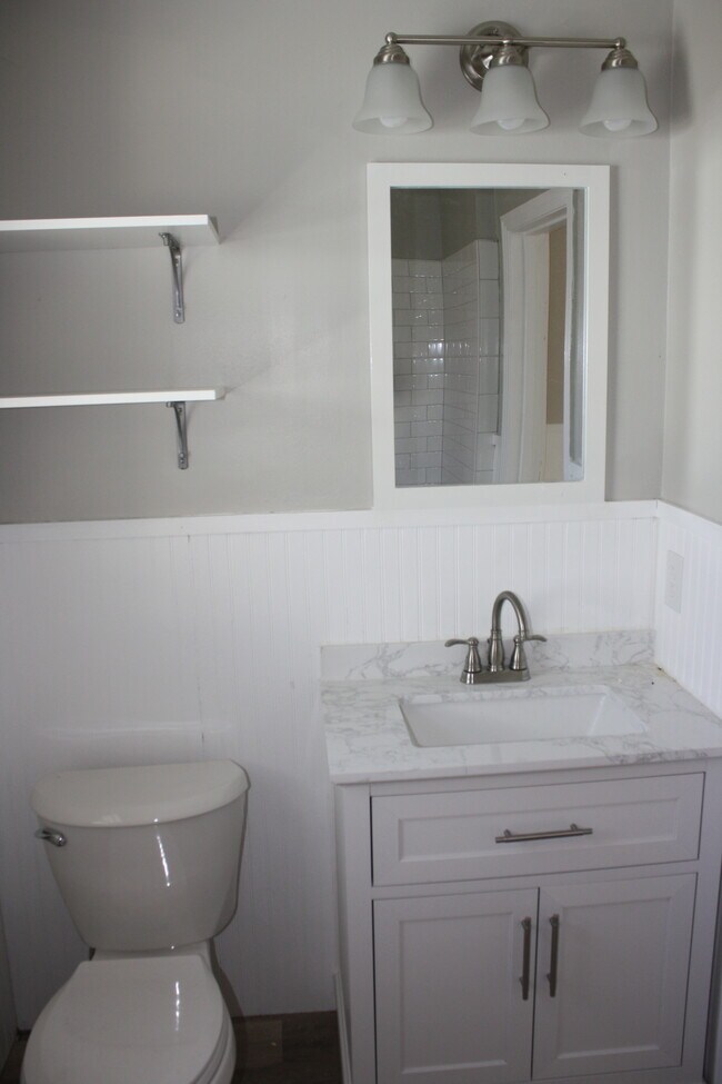 Baño 2 - 2121 22nd St