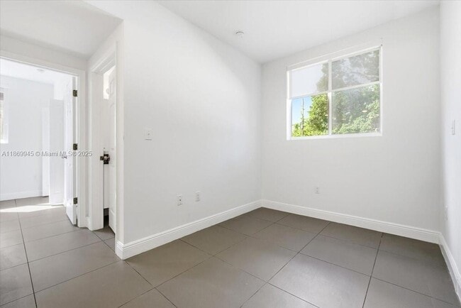 Building Photo - 541 NW 33rd St