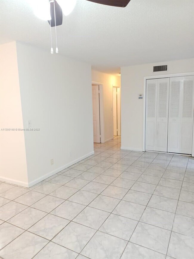 Foto del edificio - 5820 NW 21st St