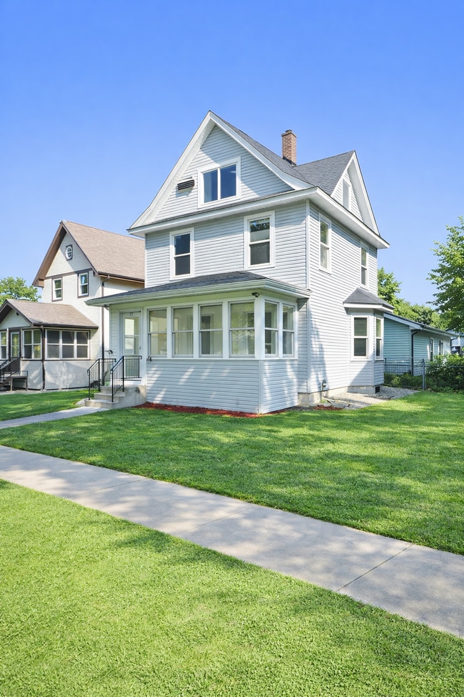 Building Photo - 1689 Marshall Ave