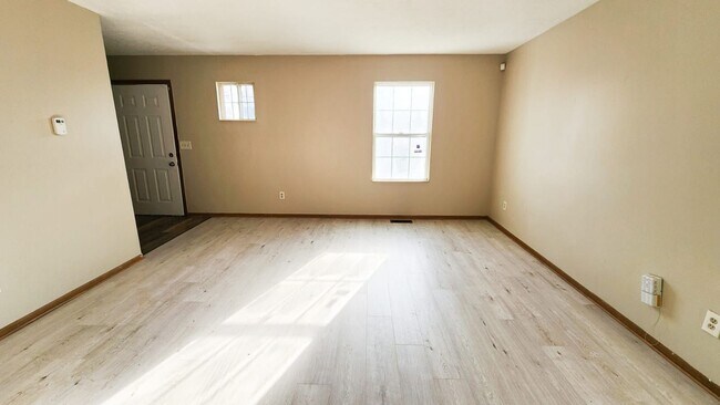 Foto del edificio - Move in ready!