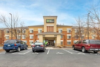 Building Photo - Furnished Studio-St. Louis - Airport - Central