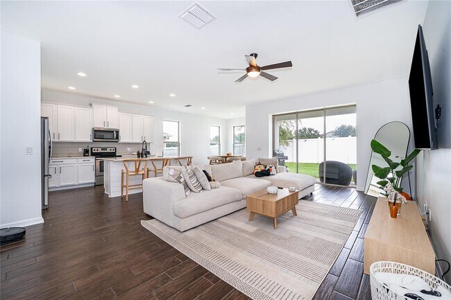 Foto del edificio - 2022 Redbay Ave