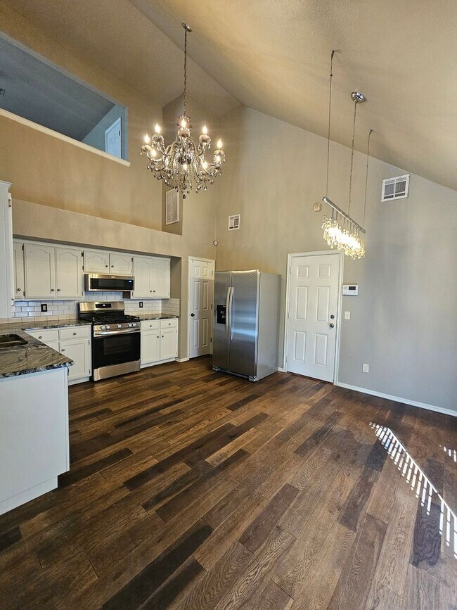 Foto del edificio - (3) Bed or (2)Bed + Bonus Room/(2.5) Bath ...