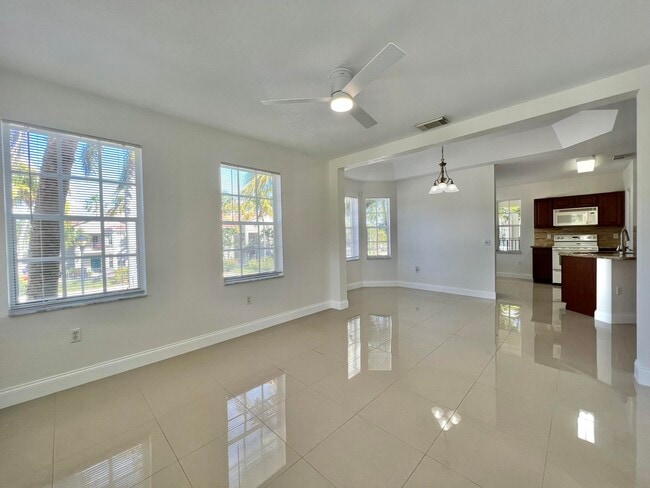 Building Photo - 1110 Belmont Pl