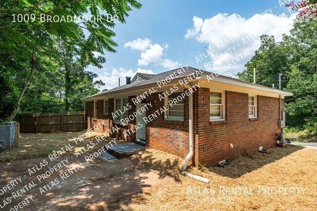 Foto del edificio - 1009 Broadmoor Dr