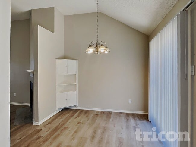 Building Photo - 1414 Glenwillow Dr