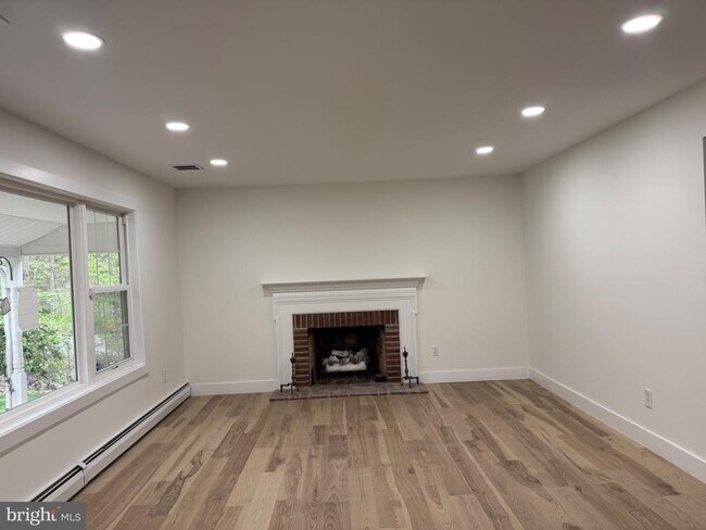Foto del edificio - 473 LINVILLE Rd