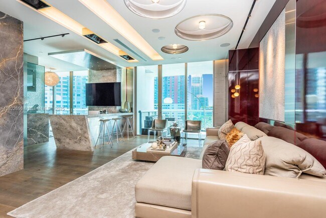 Foto del edificio - 50 South Pointe Dr