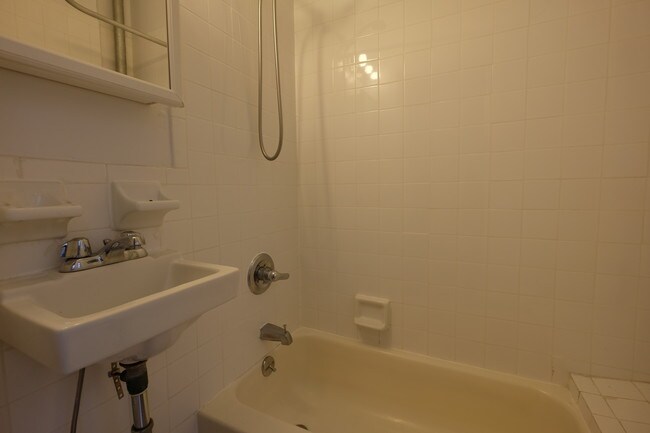 Foto del edificio - 335 E 94th St