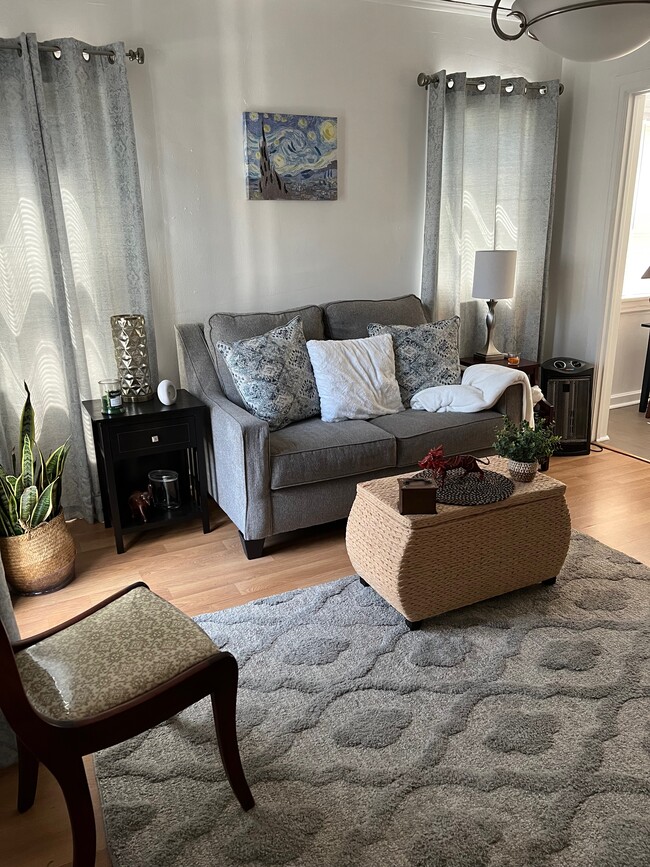 Living Room - 3881 S Gramercy Pl