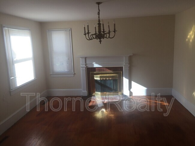 Building Photo - 1611 Longview Ave