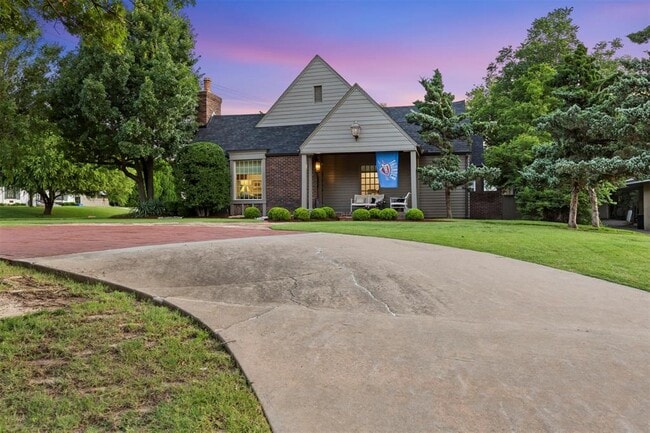 Building Photo - 1125 Park Manor Dr