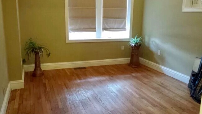 Building Photo - 4122-4124 S. Grand