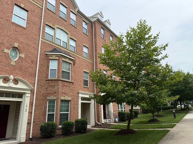 Building Photo - 15153 Leicestershire St