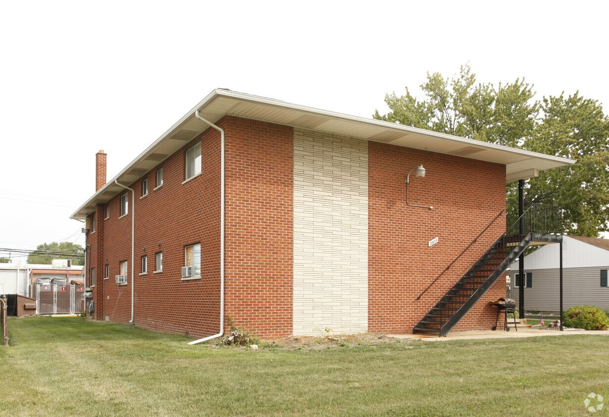 Building Photo - 28658 Pardo St