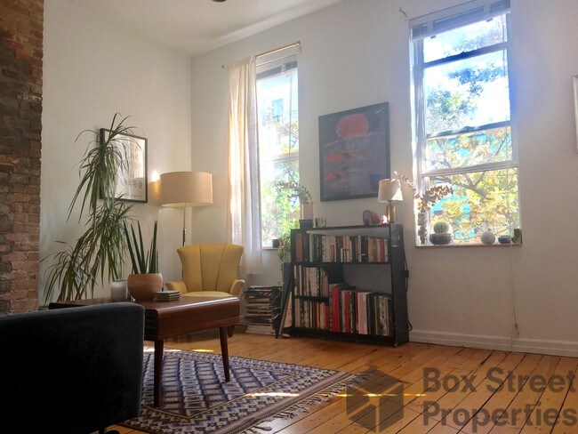 Foto del edificio - 154 N 8th St