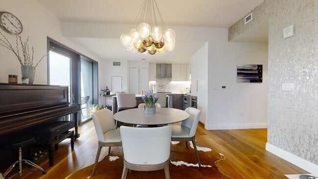 Foto del edificio - 300 Pier 4 Blvd