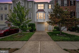 Building Photo - 15611 Winding Creek Dr