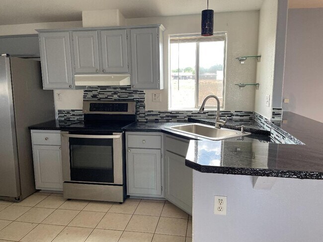 Foto del edificio - 1112 Liberty Ln