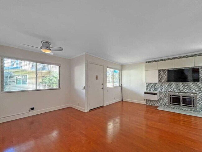 Building Photo - 7422 Seastar Dr