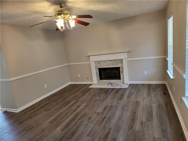 Building Photo - 5410 Cindy Dr SE