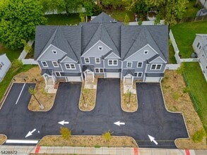 Building Photo - 8 Travers Ave