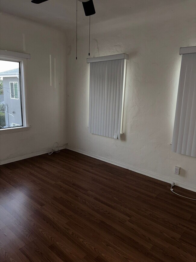 Foto del edificio - 1906 W 23rd St