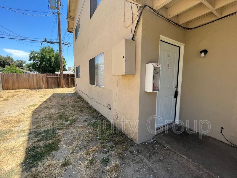 624 N Garden St Unit C, Visalia, CA 93291 Condo for Rent in Visalia