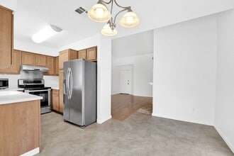 Building Photo - 906 Forest Run