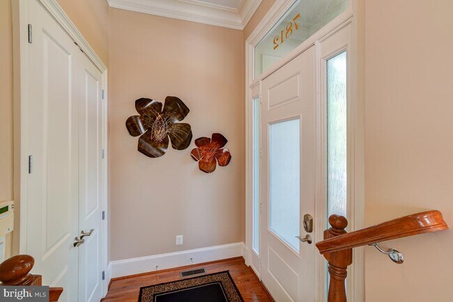 Foto del edificio - 7812 Cadbury Ave