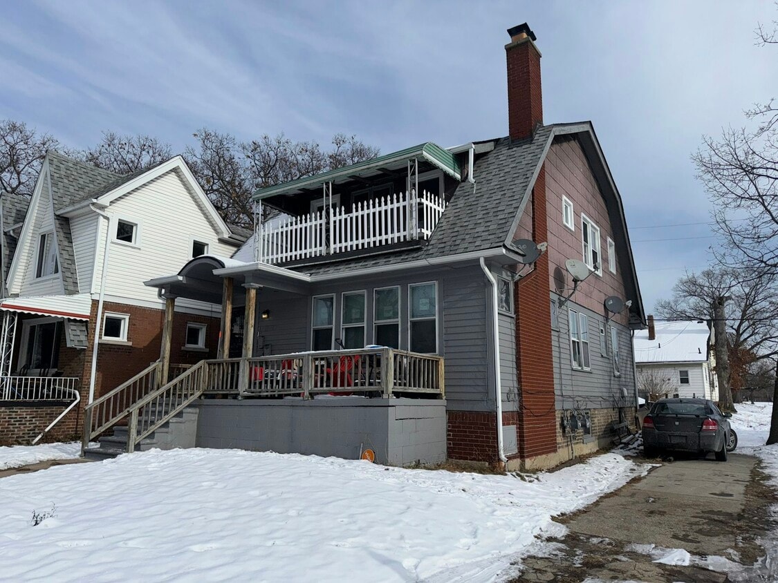 Foto principal - 15702 Cherrylawn St