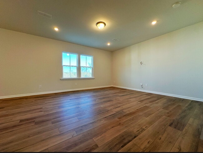 Building Photo - 2412 Seacoast Ave