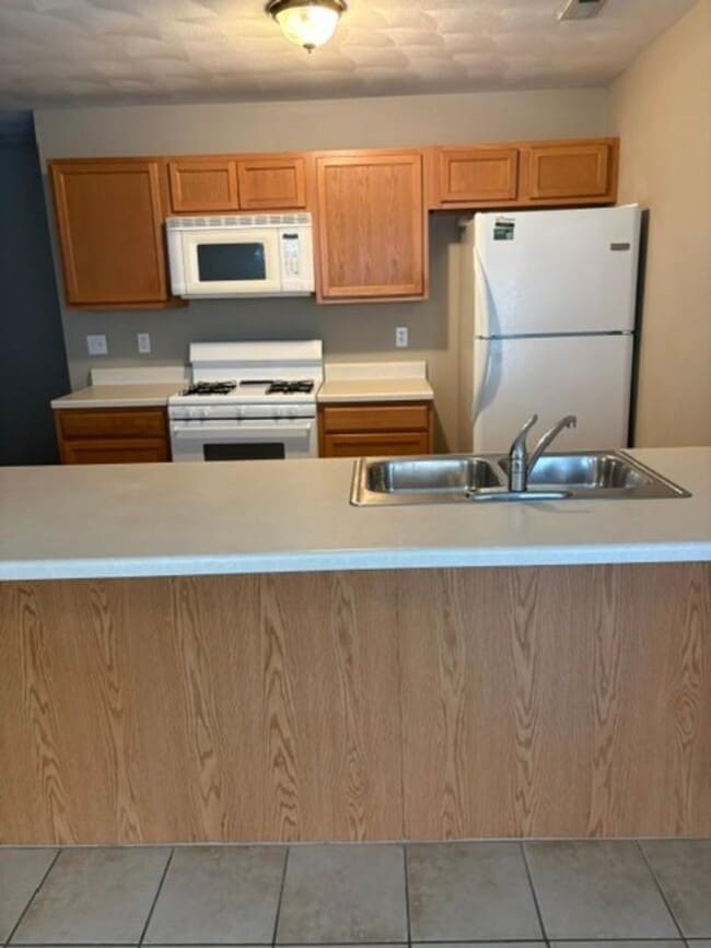 Building Photo - 10212 Clearwing Ln