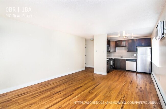 Foto del edificio - Updated Corner Studio in Central Cap Hill!