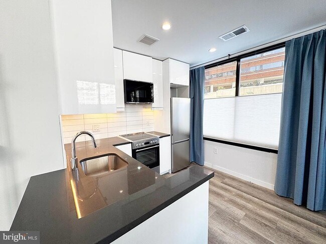 Foto del edificio - 700 Roeder Rd