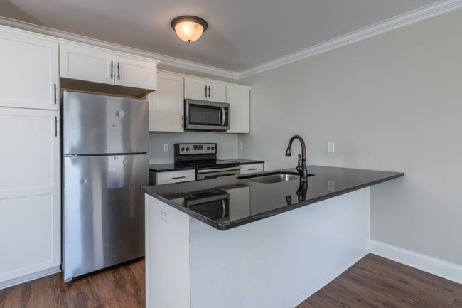 Building Photo - 212I Carver Ln