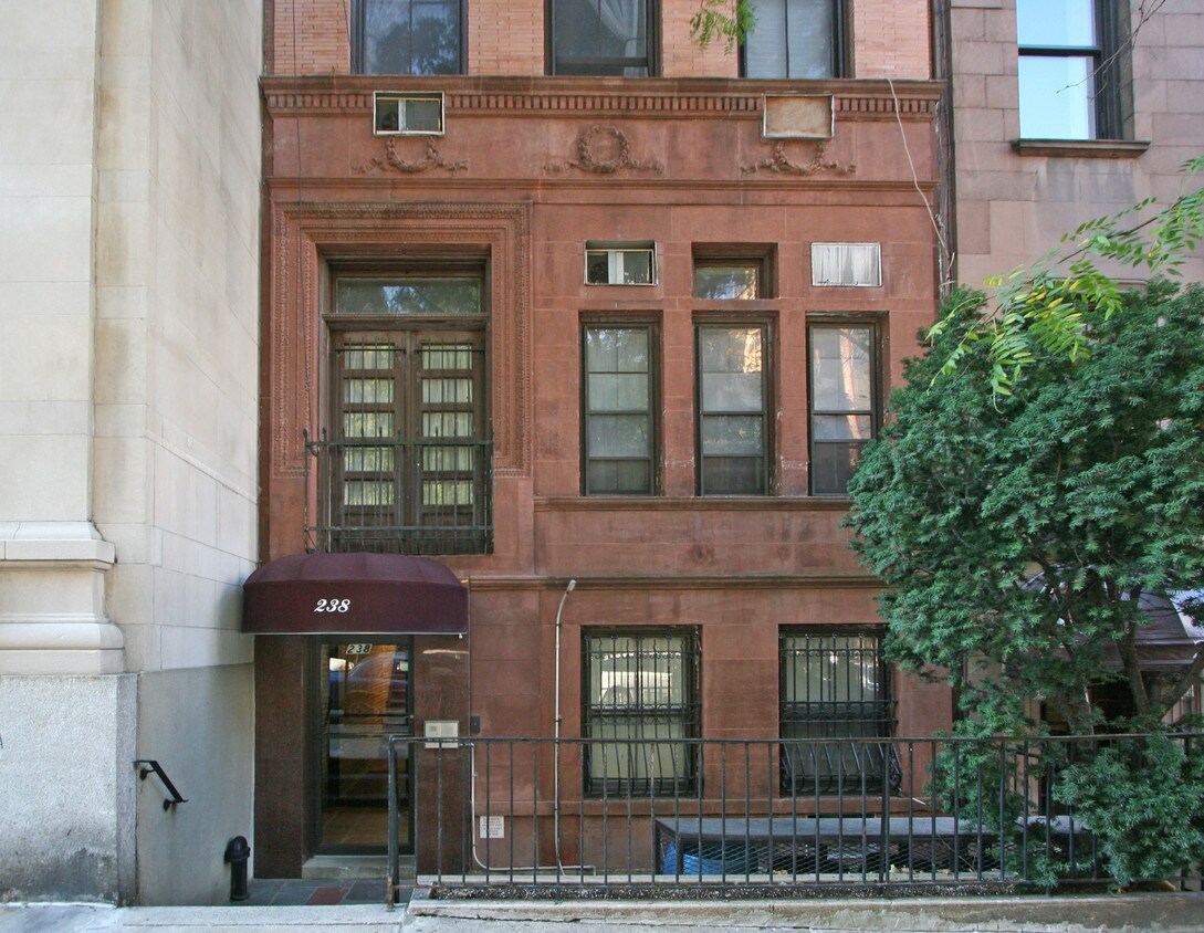 Building Photo - 238 W 71st St